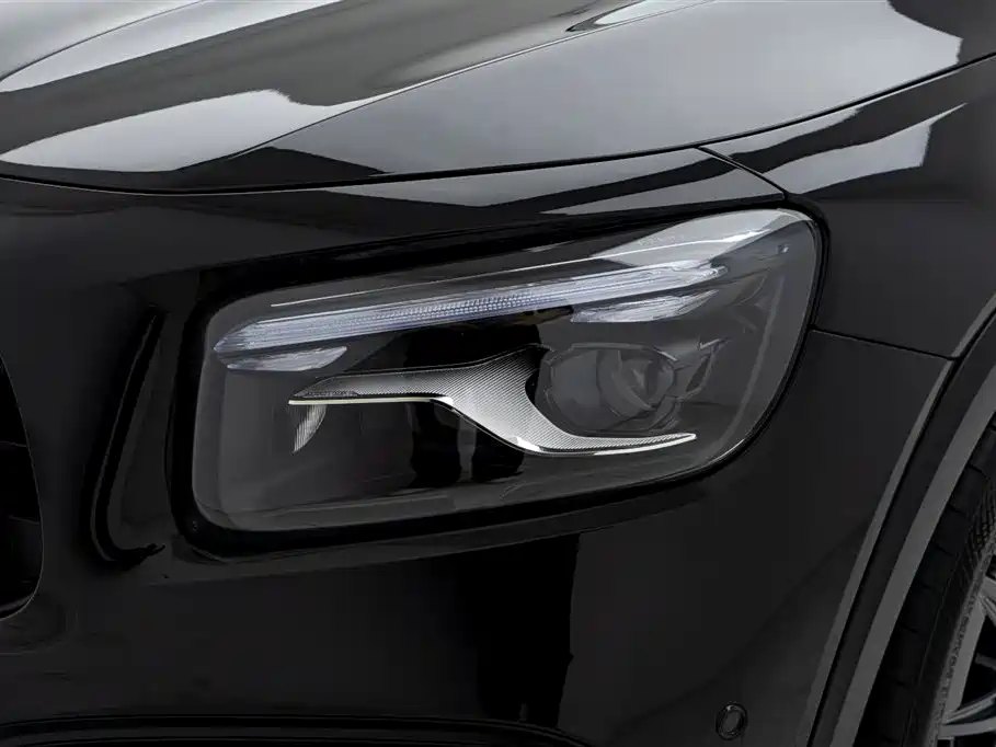Mercedes-Benz GLB AMG 2024 — фото 10