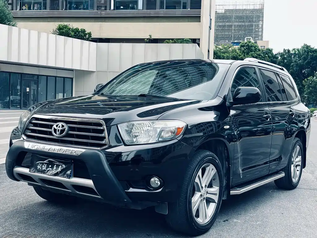 Toyota Highlander 2010 — фото 1