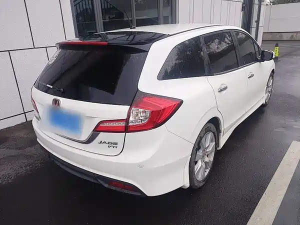 Honda Jade 2015
