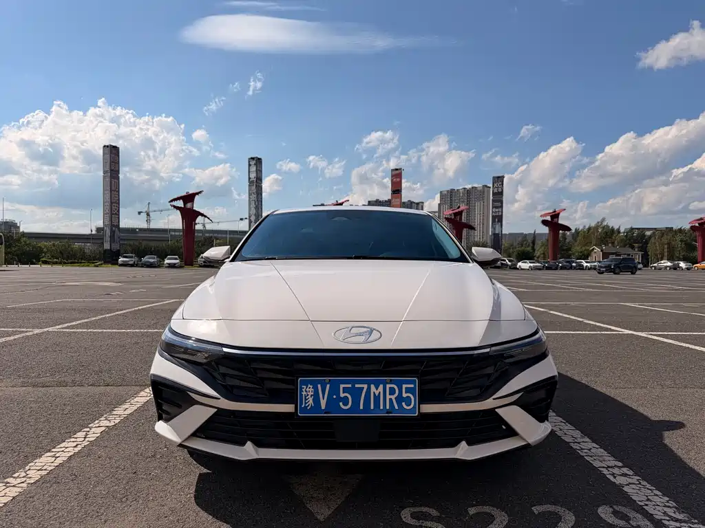 Hyundai Elantra 2023