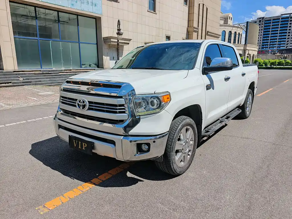Toyota Tantu 2015