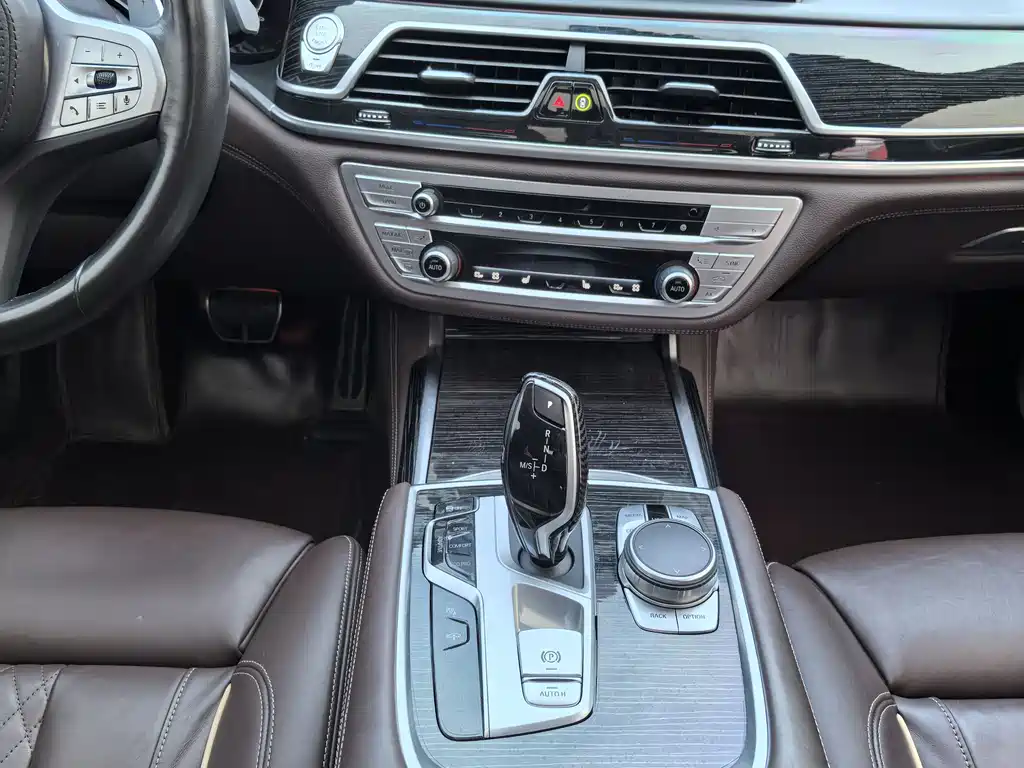 BMW 7 Series 2022 — фото 10