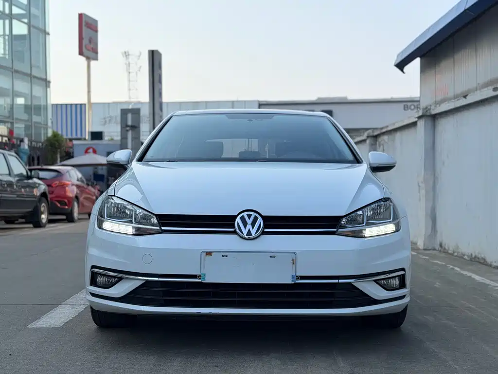 Volkswagen Golf 2018 — фото 2