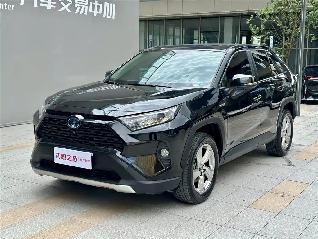 Toyota RAV4 2021 — фото 13