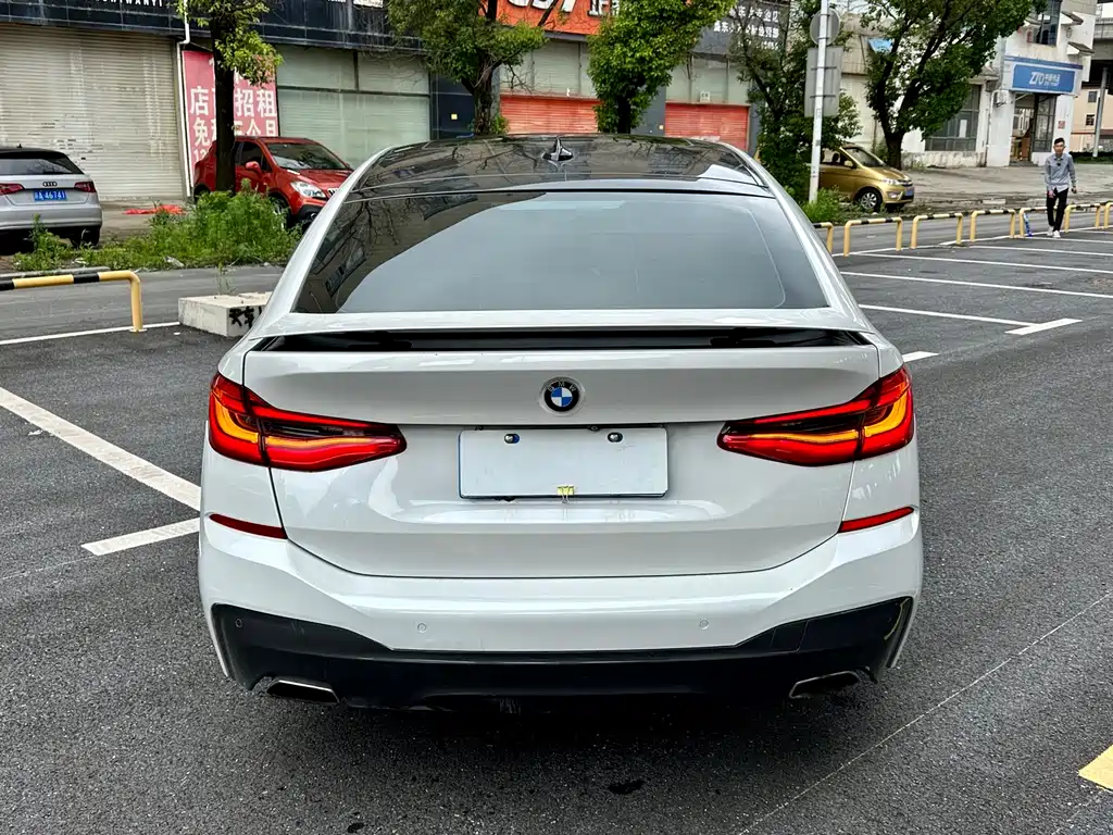 BMW 6 Series GT 2019 — фото 12