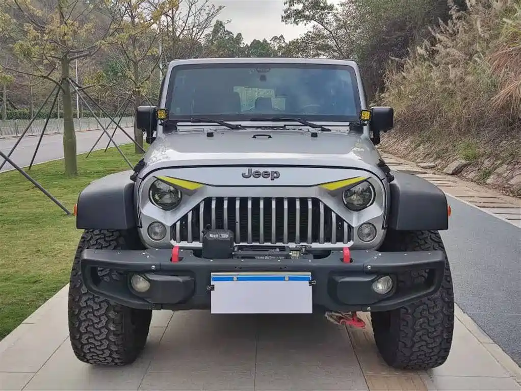 Jeep Wrangler 2015 — фото 2