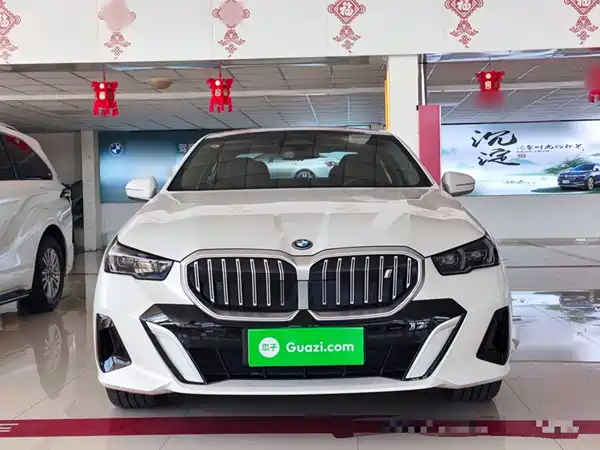BMW i5 2025