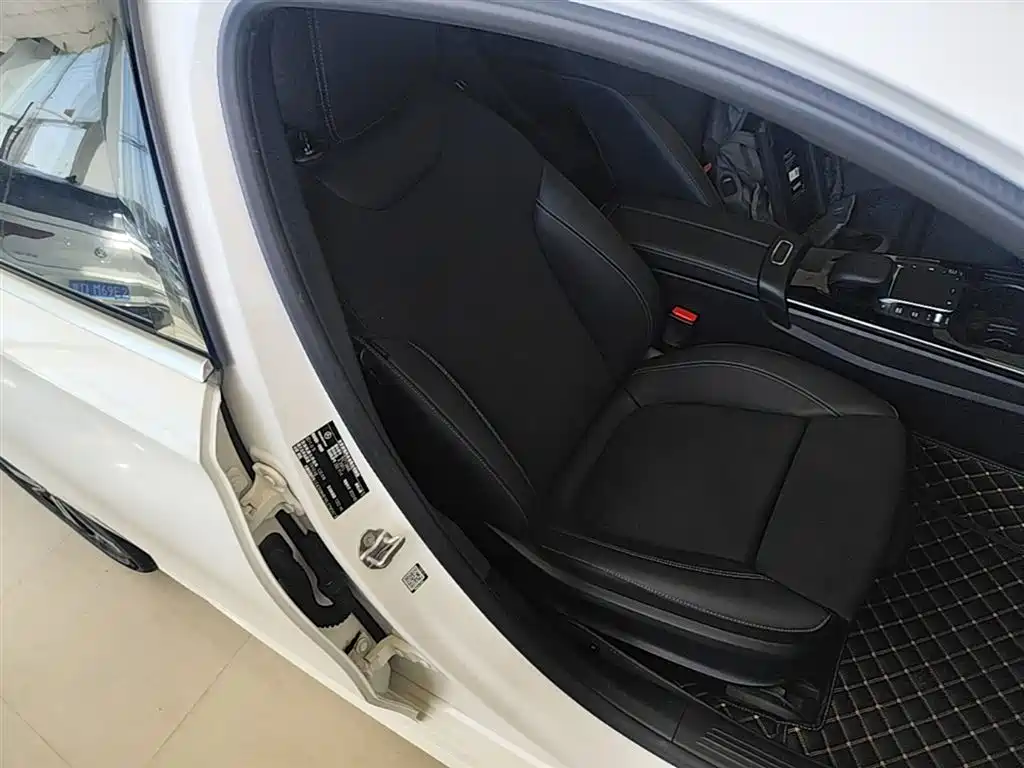 Mercedes-Benz A-Class 2023 — фото 25