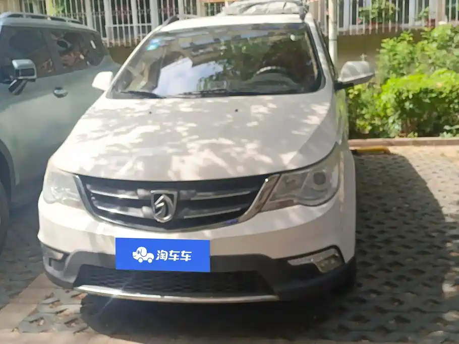 Baojun 730 2015