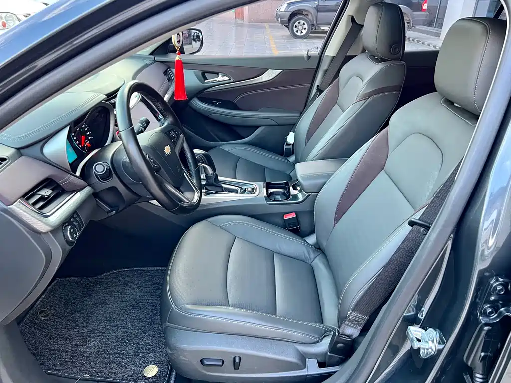 Chevrolet Malibu 2018 — фото 13