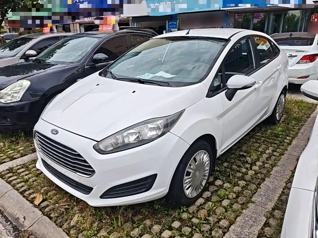Ford Fiesta 2016 — фото 2