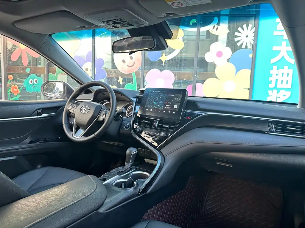 Toyota Camry 2022 — фото 15