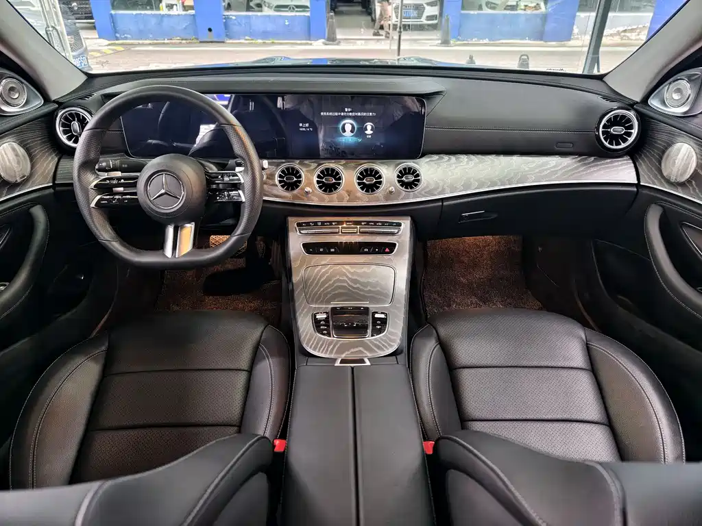 Mercedes-Benz E-Class 2022 — фото 6