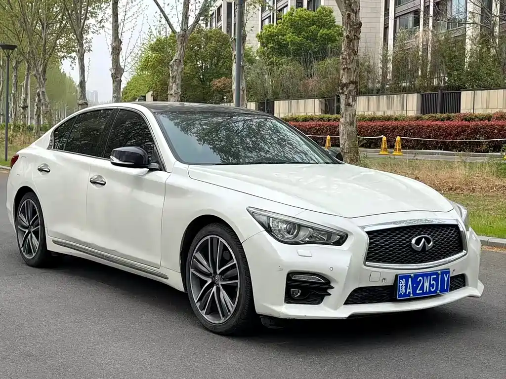 Infiniti Q50L 2015 — фото 2