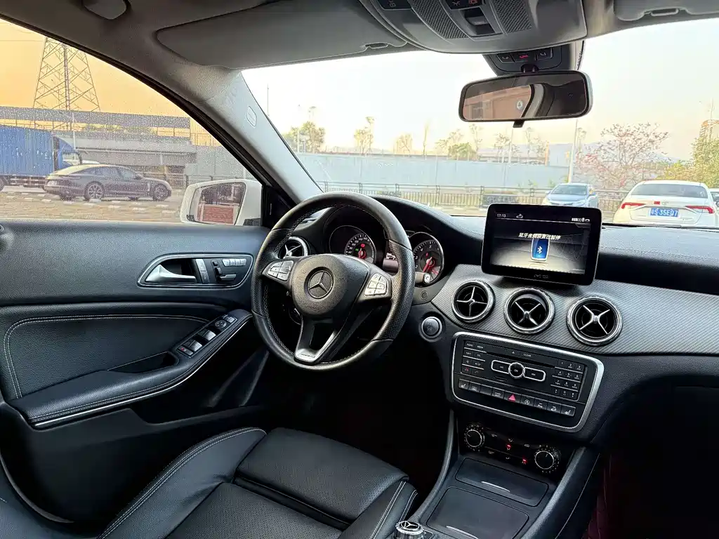 Mercedes-Benz GLA 2017 — фото 21