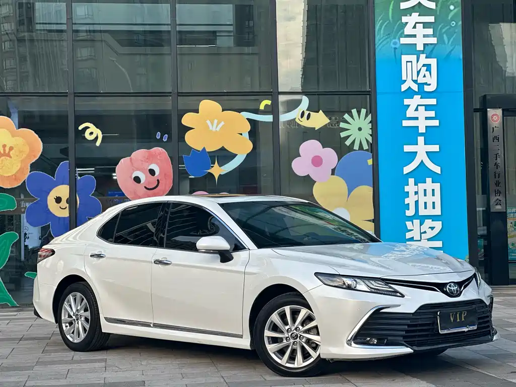 Toyota Camry 2022 — фото 4