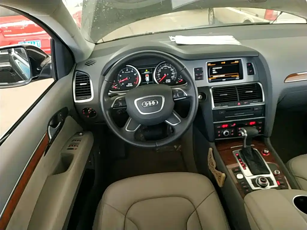 Audi Q7 2015 — фото 11