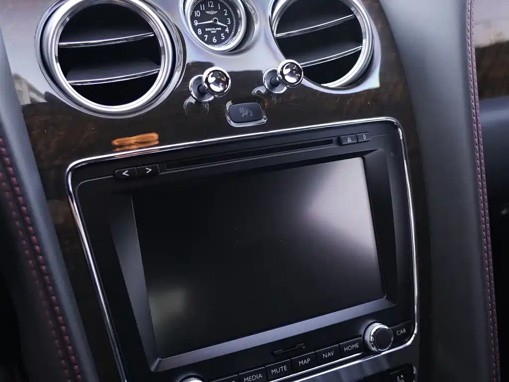 Bentley Continental 2013 — фото 12