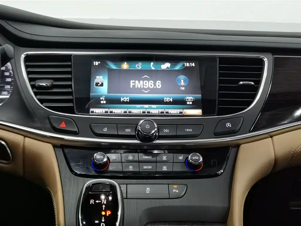 Buick LaCrosse 2018 — фото 12