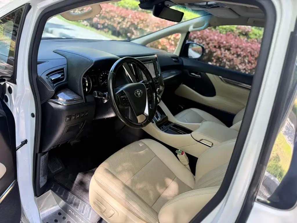 Toyota Alphard 2020 — фото 4