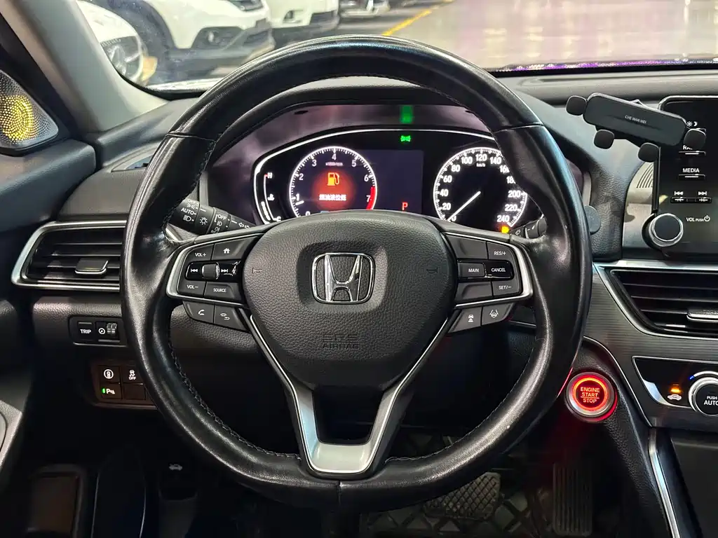 Honda Accord 2020 — фото 8