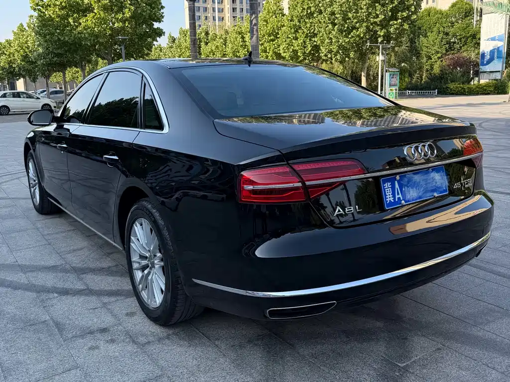 Audi A8 2014