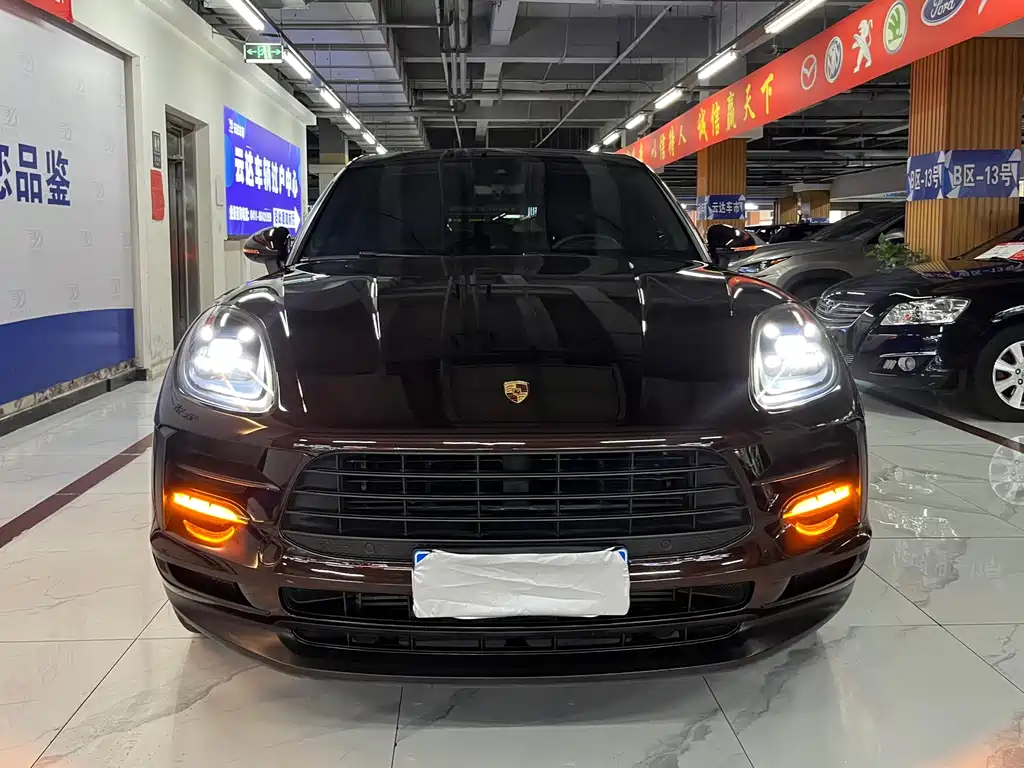 Porsche Macan 2019 — фото 1