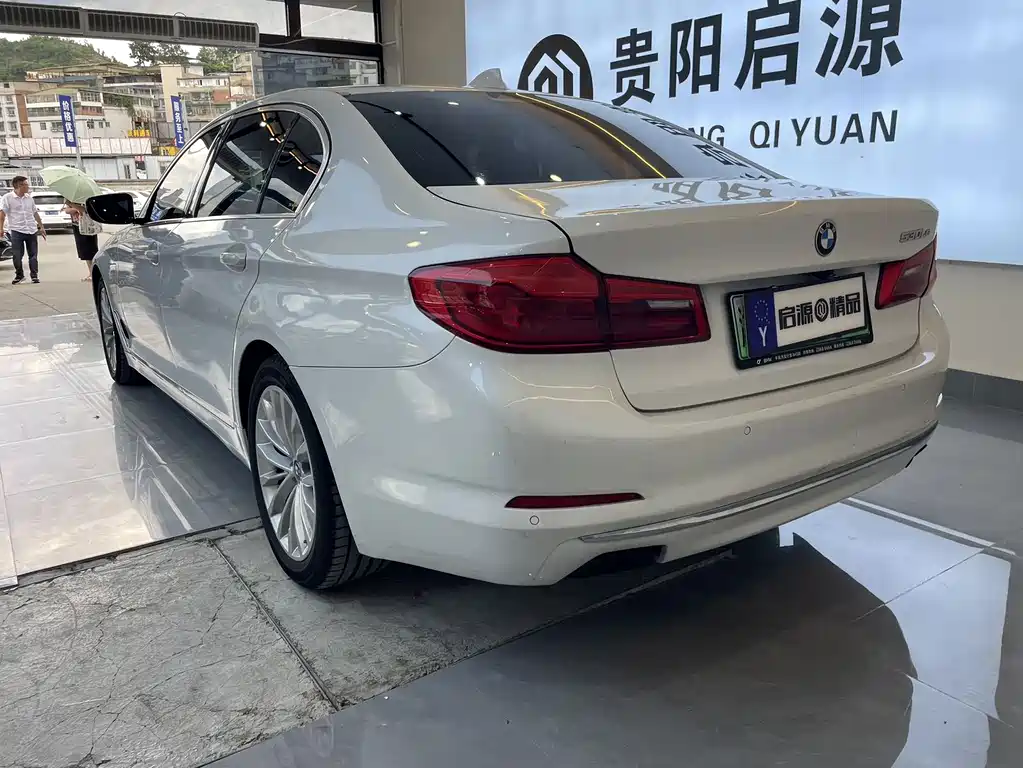 BMW 5 Series New Energy 2019 — фото 8