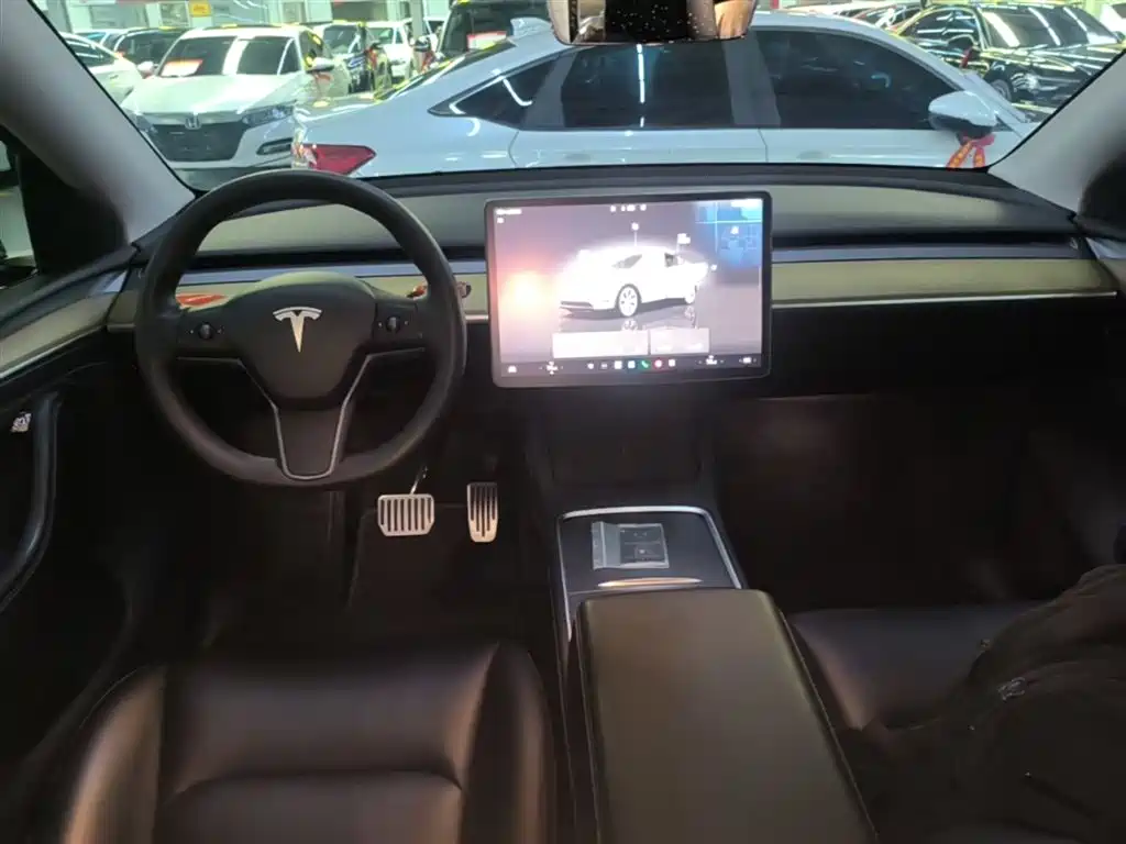 Tesla Model Y 2023 — фото 10