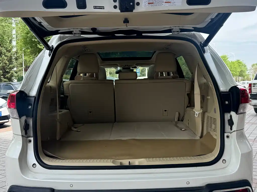 Toyota Highlander 2018 — фото 17