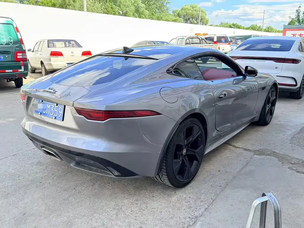 Jaguar F-TYPE 2024 — фото 3