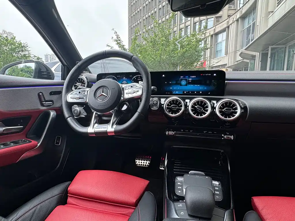 Mercedes-Benz A-Class AMG 2021 — фото 23