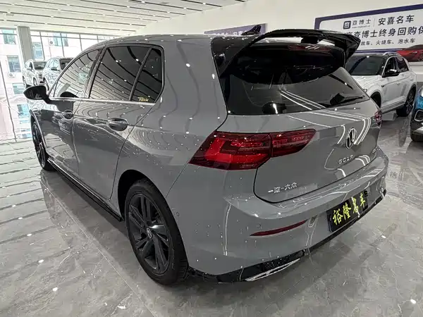 Volkswagen Golf 2023