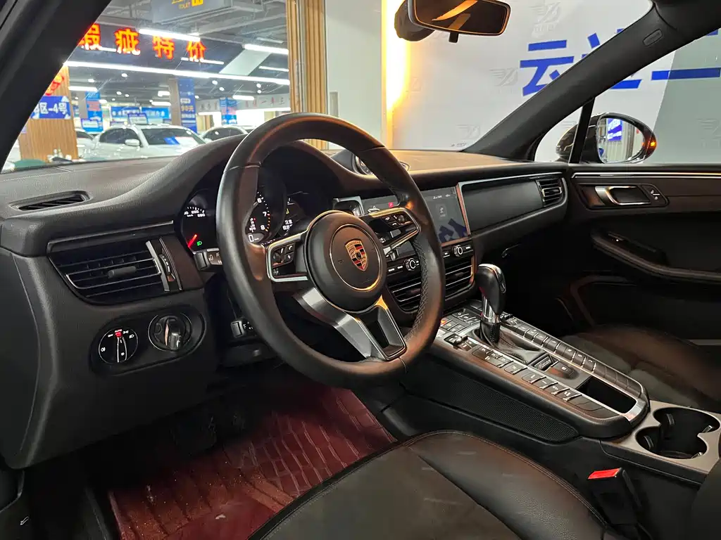 Porsche Macan 2019 — фото 9