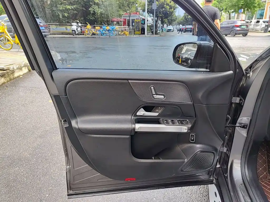 Mercedes-Benz GLB 2021