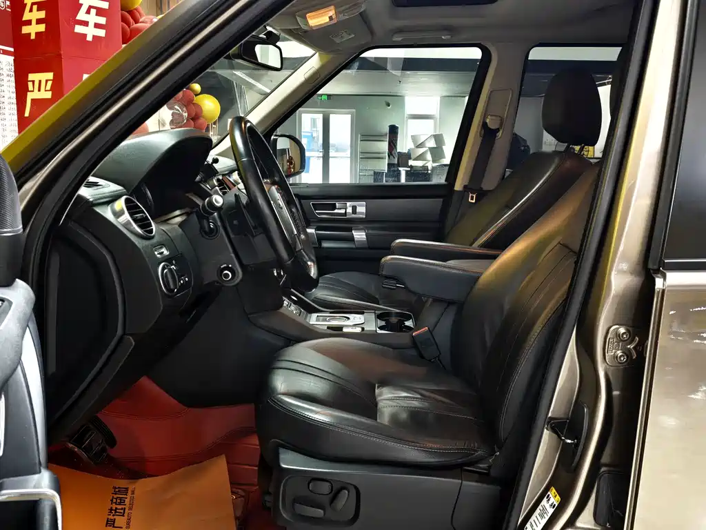 Land Rover Discovery 2015 — фото 12