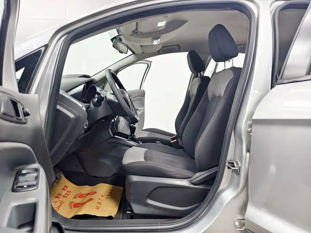 Ford EcoSport 2014 — фото 10