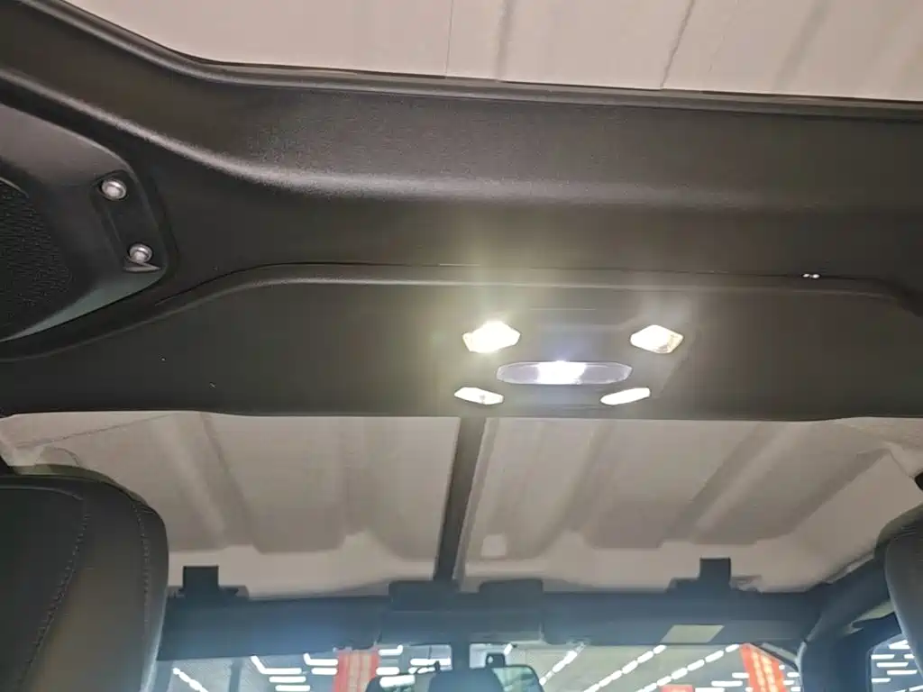 Jeep Wrangler 2019 — фото 14