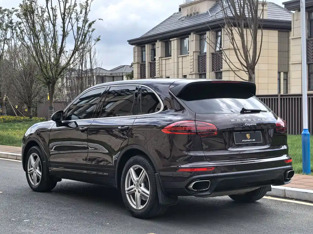 Porsche Cayenne 2016 — фото 35