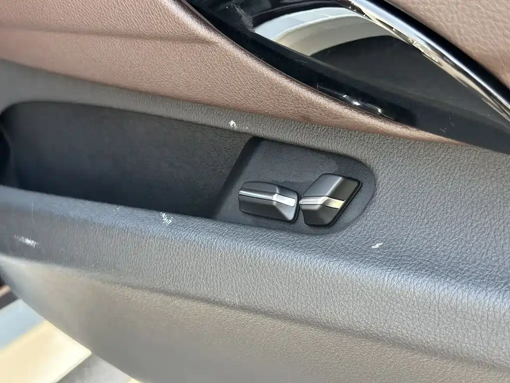 BMW 3 Series 2019 — фото 11