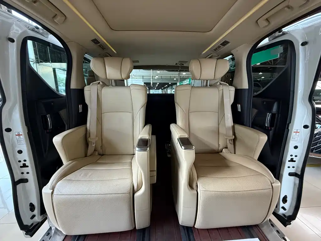 Toyota Alphard 2015 — фото 18