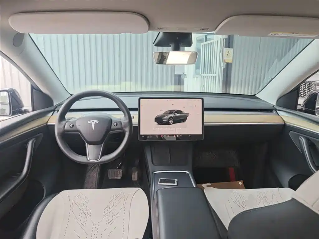 Tesla Model Y 2022 — фото 10