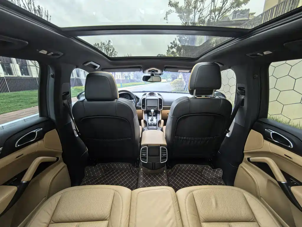 Porsche Cayenne 2016 — фото 12