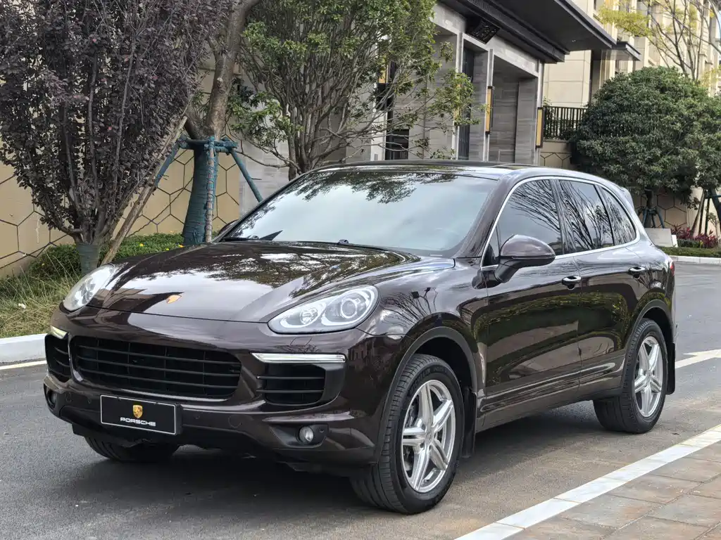 Porsche Cayenne 2016 — фото 26
