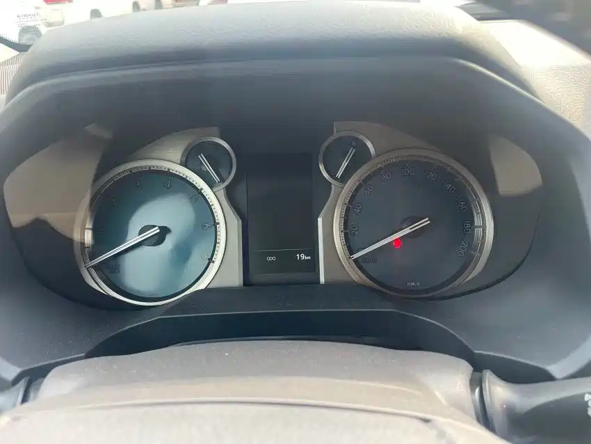 Toyota Prado — фото 10