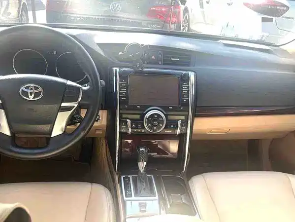 Toyota Reiz 2013