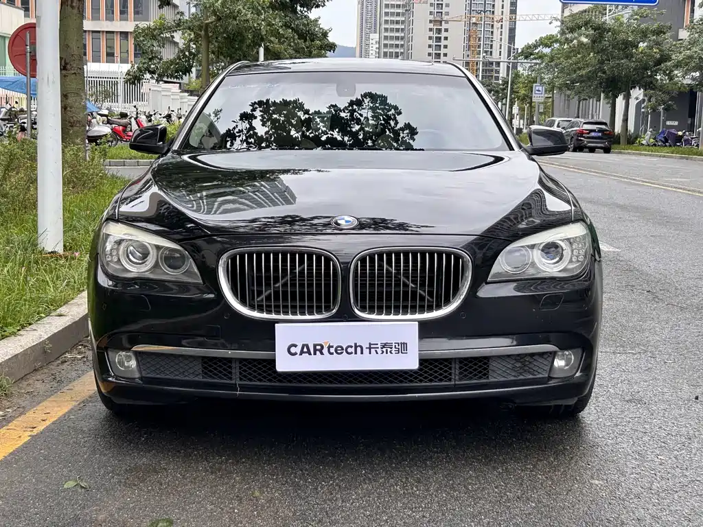 BMW 7 Series 2010 — фото 2