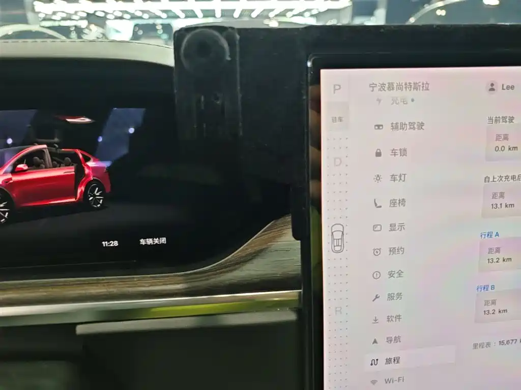 Tesla Model X 2023 — фото 14