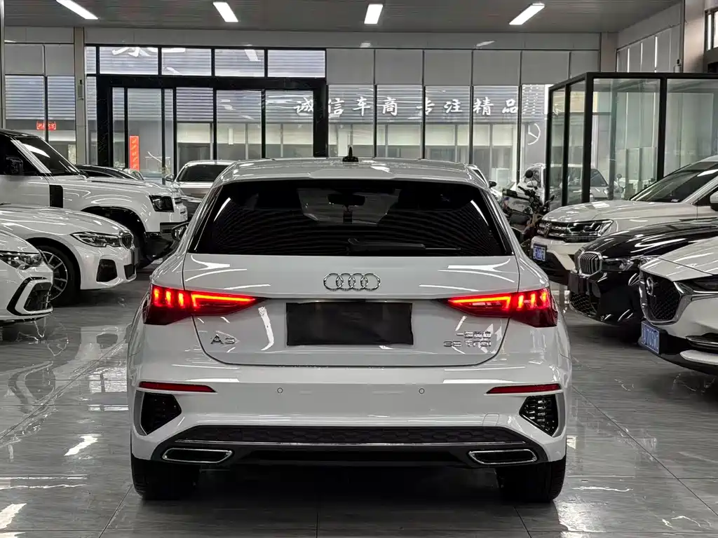 Audi A3 2023 — фото 11