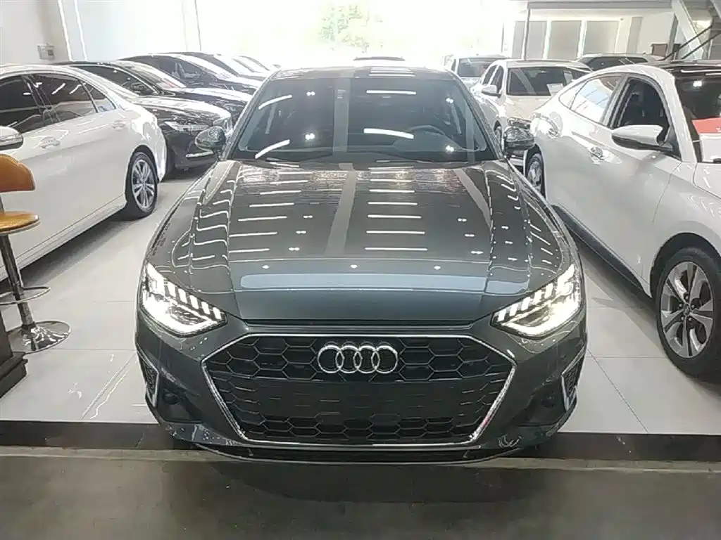 Audi A4L 2023 — фото 3